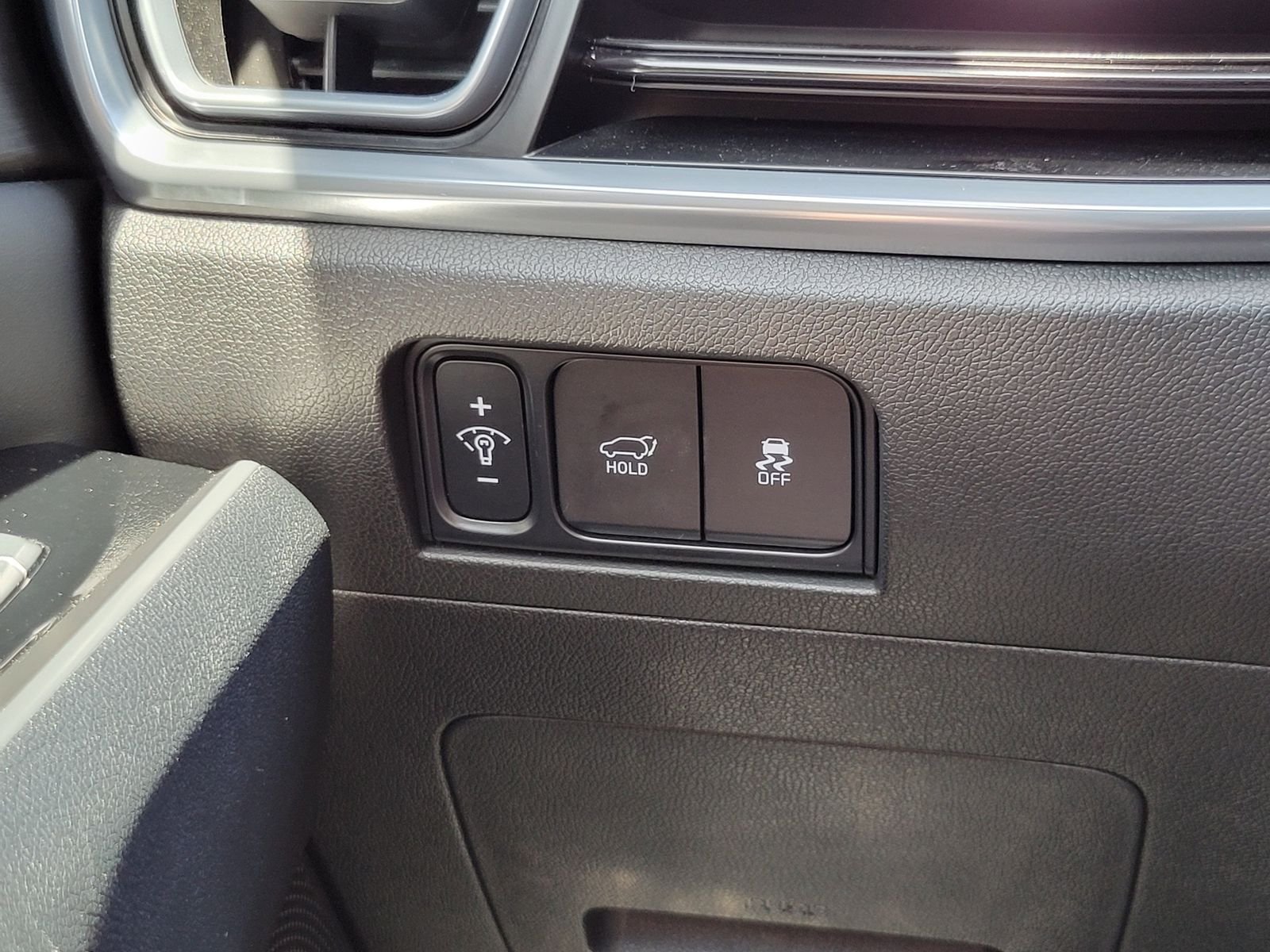 Used 2024 Black Kia X-Pro SX Prestige image 13