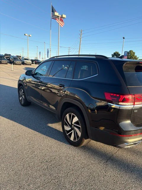 Used 2025  Volkswagen 2.0T SE w/Technology image 6