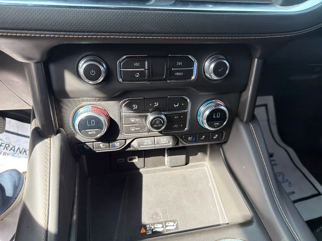 Used 2023 White GMC AT4 image 20