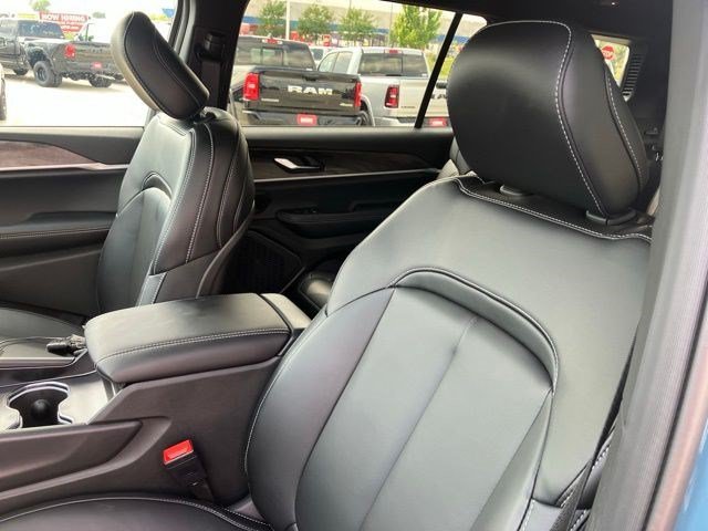 New 2026 Steel Blue Exterior Paint Jeep Limited image 11