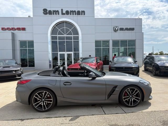 Used 2022 Gray BMW sDrive M40i image 2