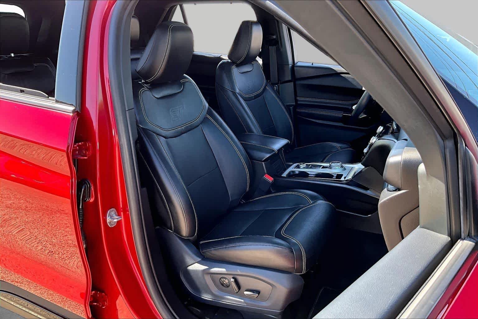 Used 2022 Rapid Red Metallic Tinted Clearcoat Ford ST image 9