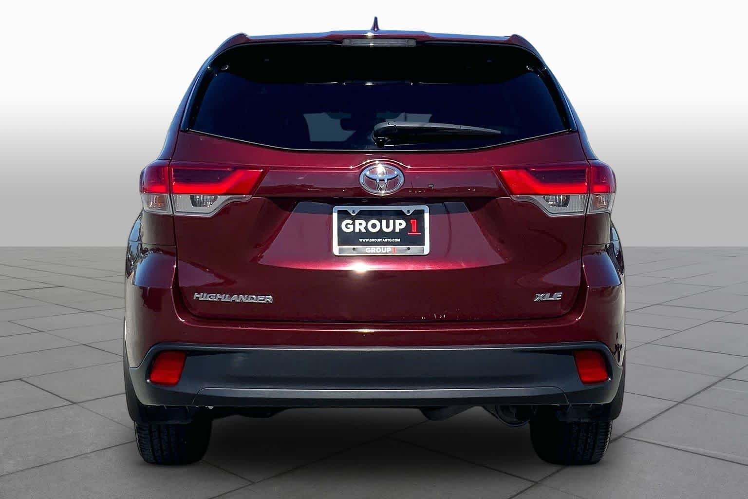 Used 2019 Ooh La La Rouge Mica Toyota XLE image 5