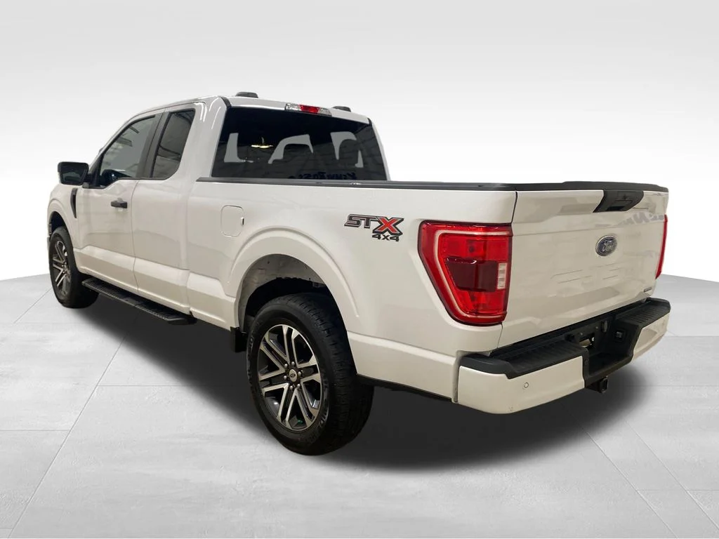 Used 2023 White Ford XL image 2