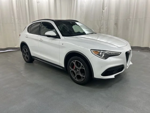 2023 Alfa Romeo Stelvio Ti AWD's photo