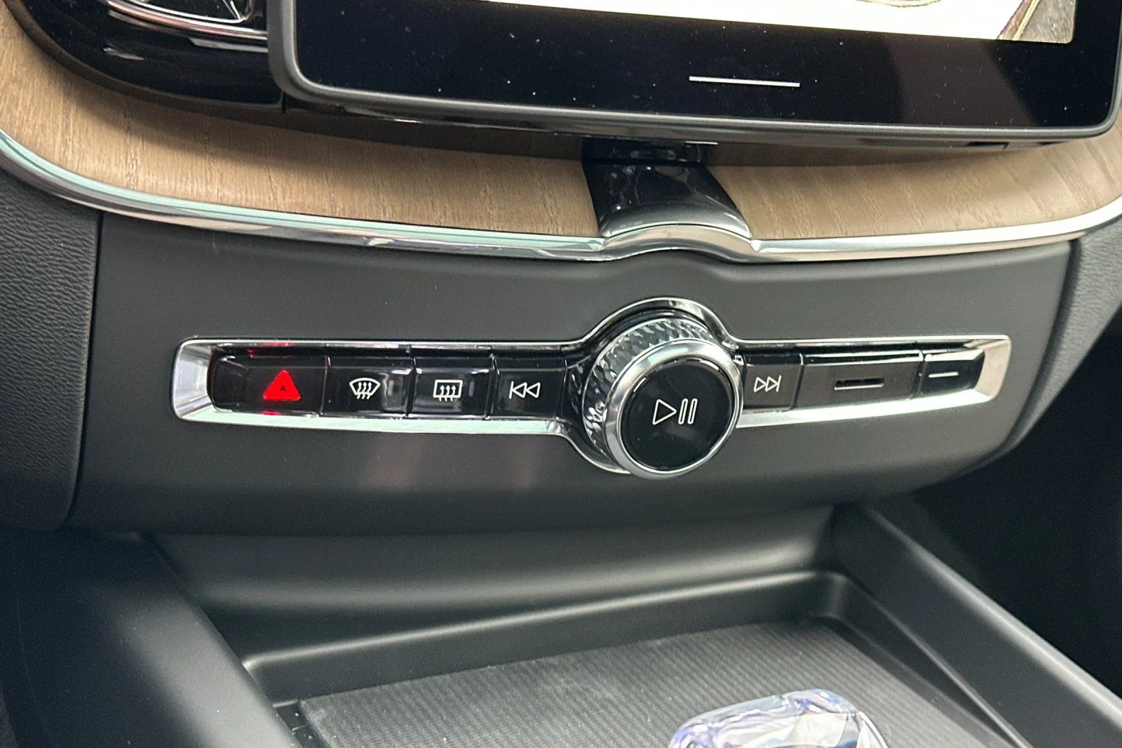 New 2026 Onyx Black Volvo Plus image 20