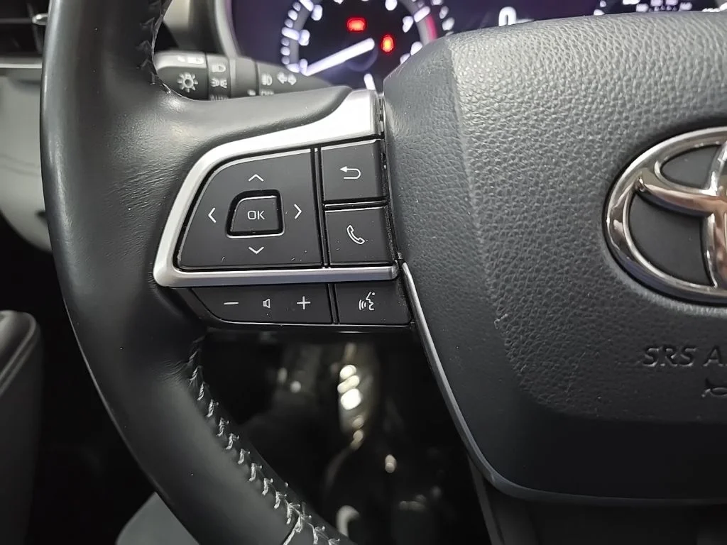 Used 2022 Blue Toyota XLE image 20