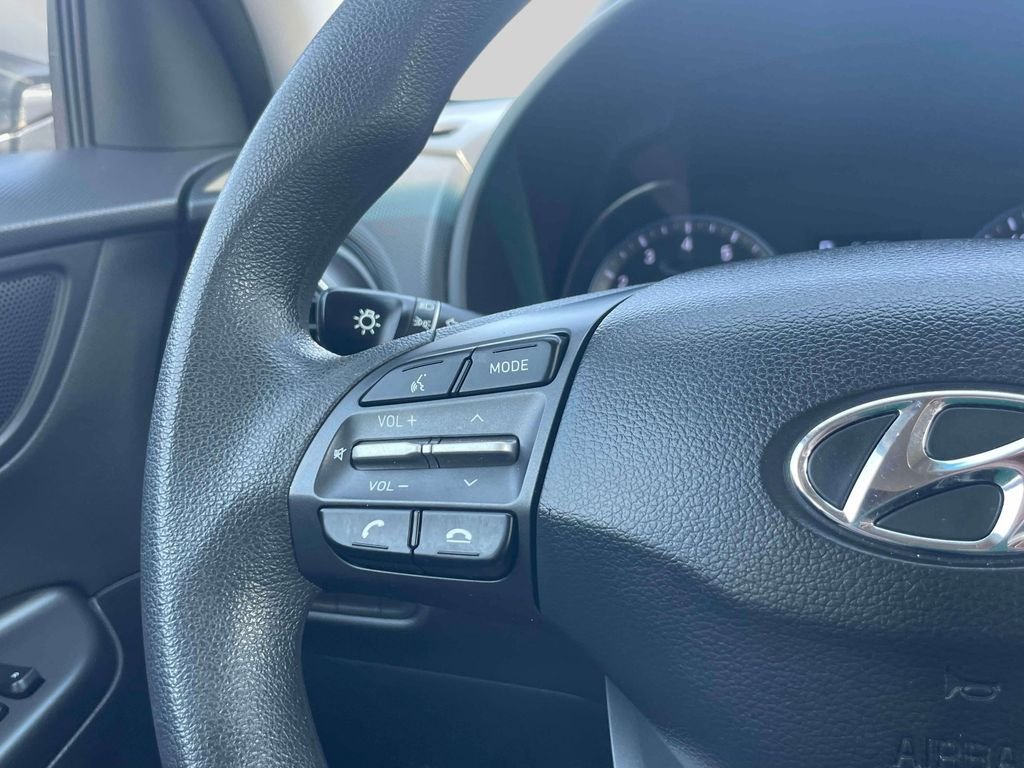 Used 2020 Silver Hyundai SE image 20