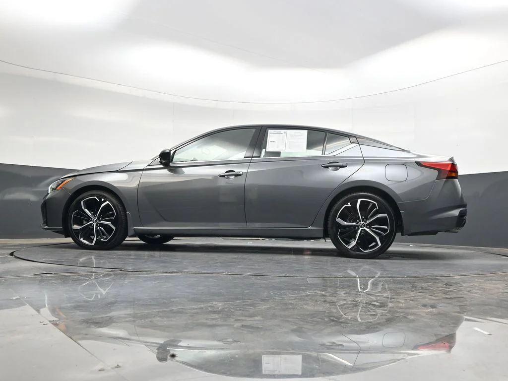 Used 2025 Gray Nissan 2.5 SR image 44
