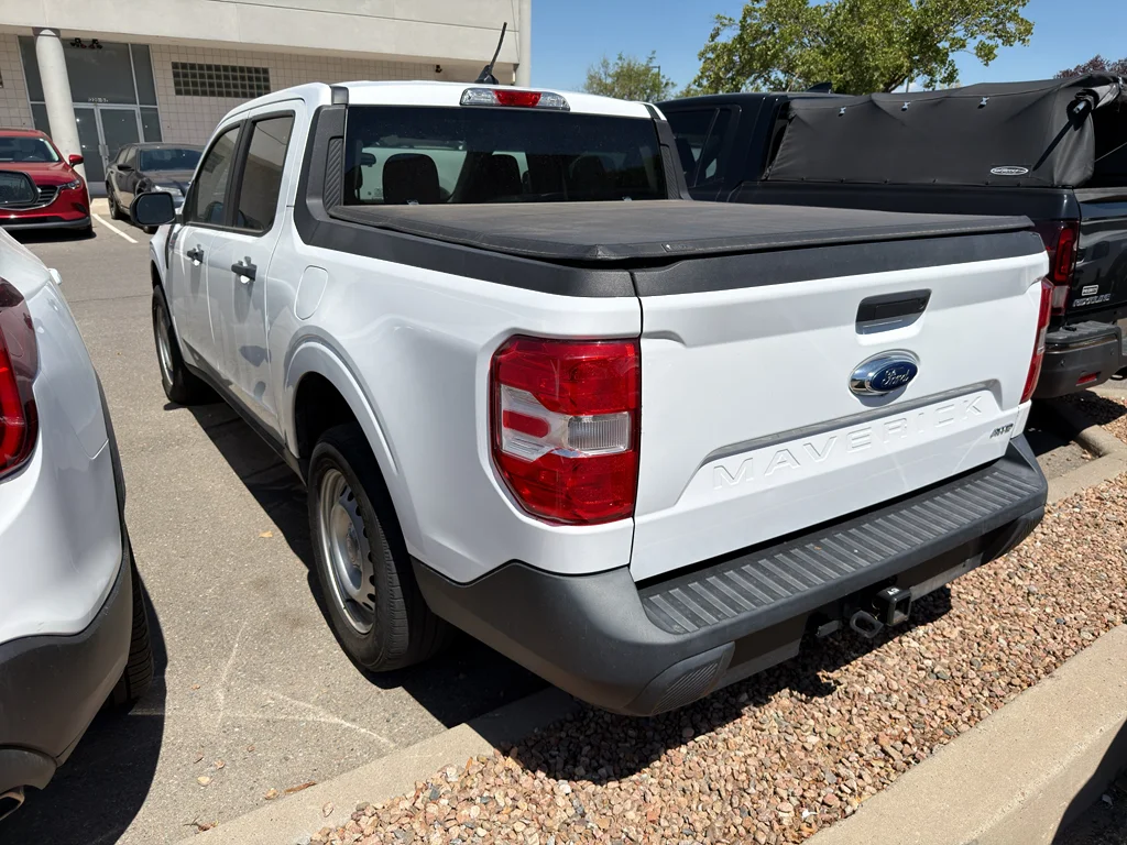 Used 2022  Ford XL image 5