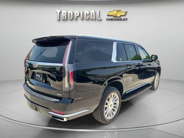 Used 2023 Black Raven Cadillac Premium Luxury image 5