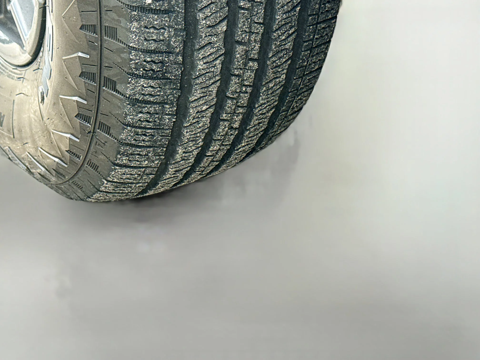 Used 2024 Silver Zynith Clearcoat Jeep Sport S image 40