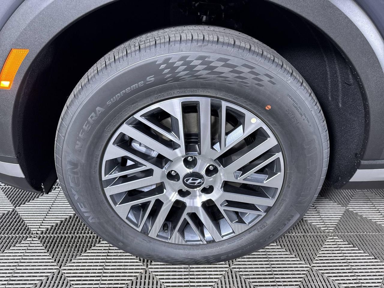 New 2026 Ecotronic Gray Pearl Hyundai SEL Premium AWD image 9