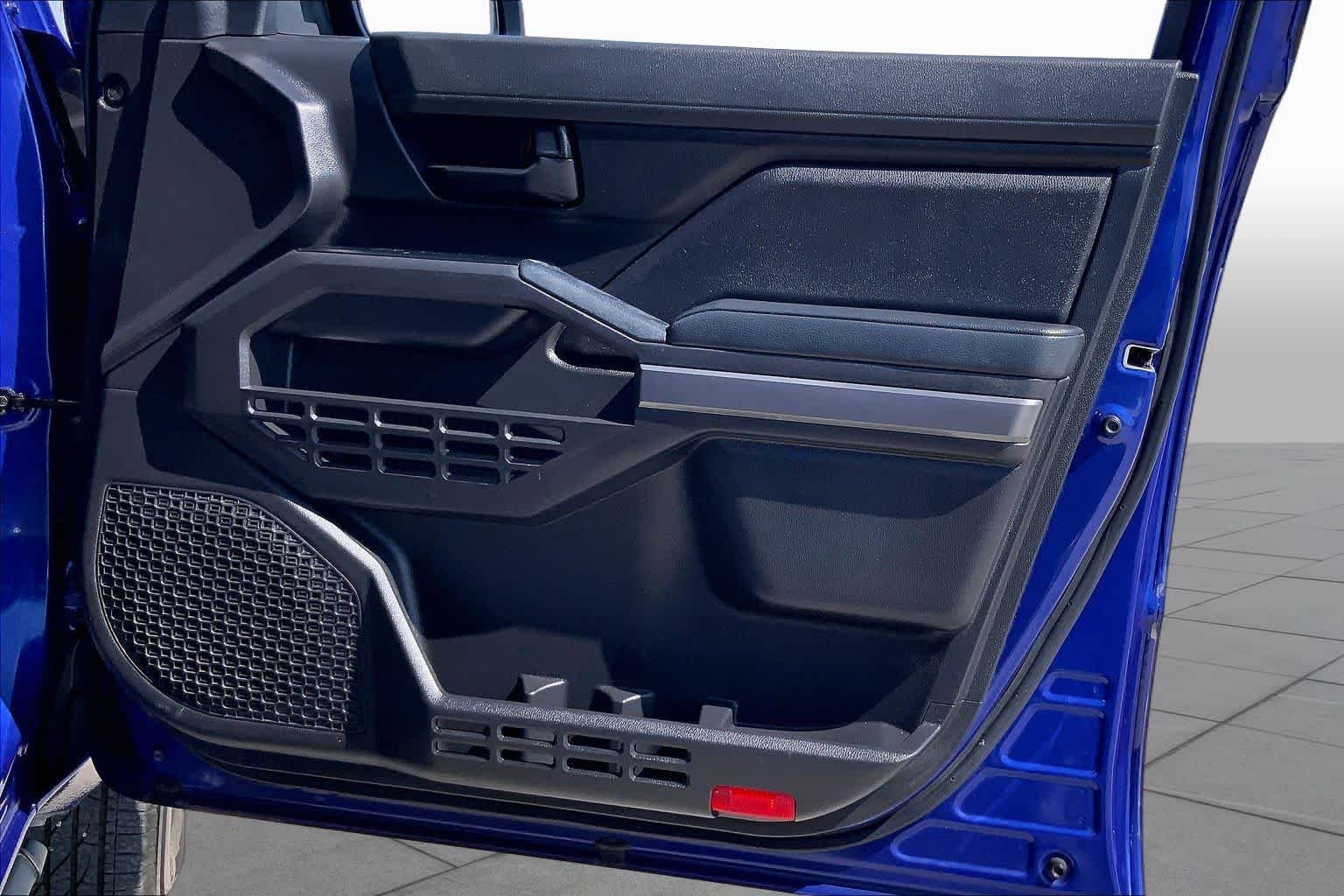 Used 2025 Blue Crush Metallic Toyota SR5 image 22