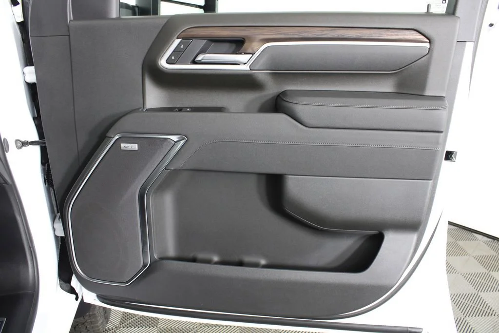 2026 GMC Sierra 3500HD SLT - Photo 8
