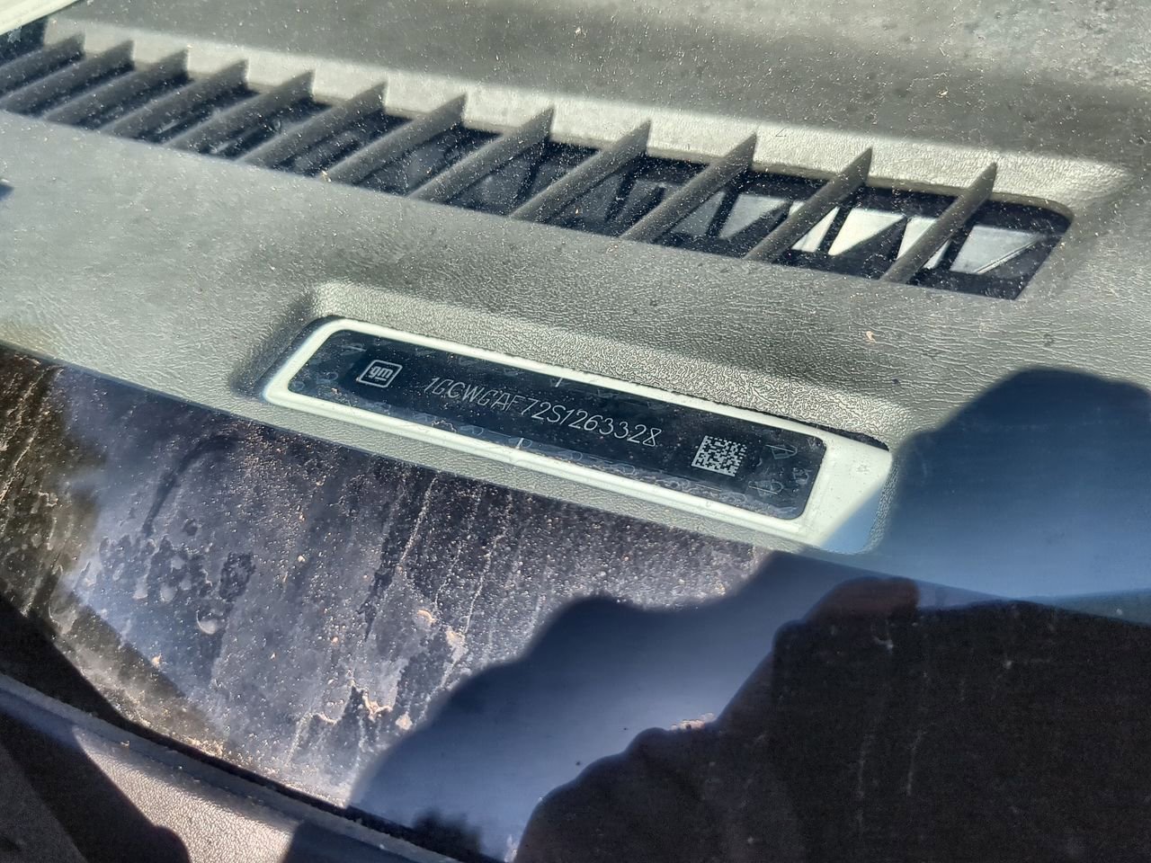 New 2025 Summit White Chevrolet Work Truck image 30