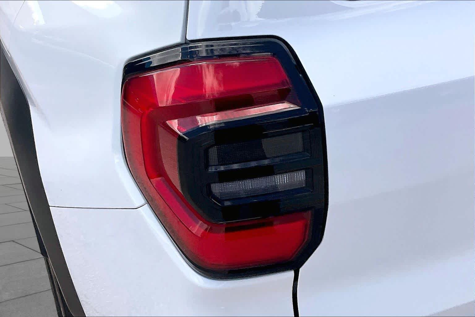 Used 2025 Ice Cap Toyota SR5 image 28