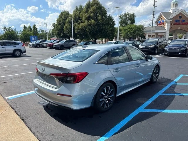 Certified Used 2023 Morning Mist Metallic Honda EX image 5