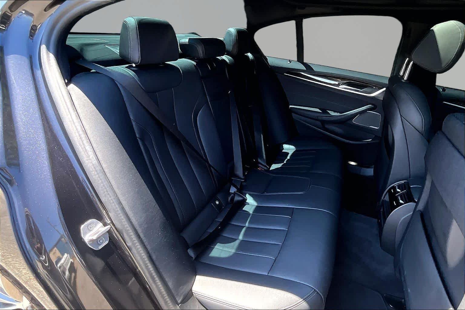 Used 2022 Dark Graphite Metallic BMW 530i image 20