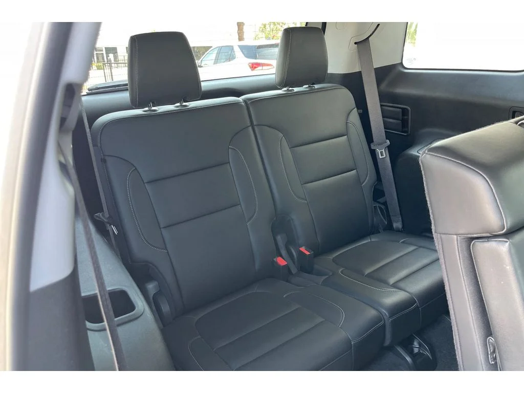 Used 2023 Summit White GMC SLT image 19