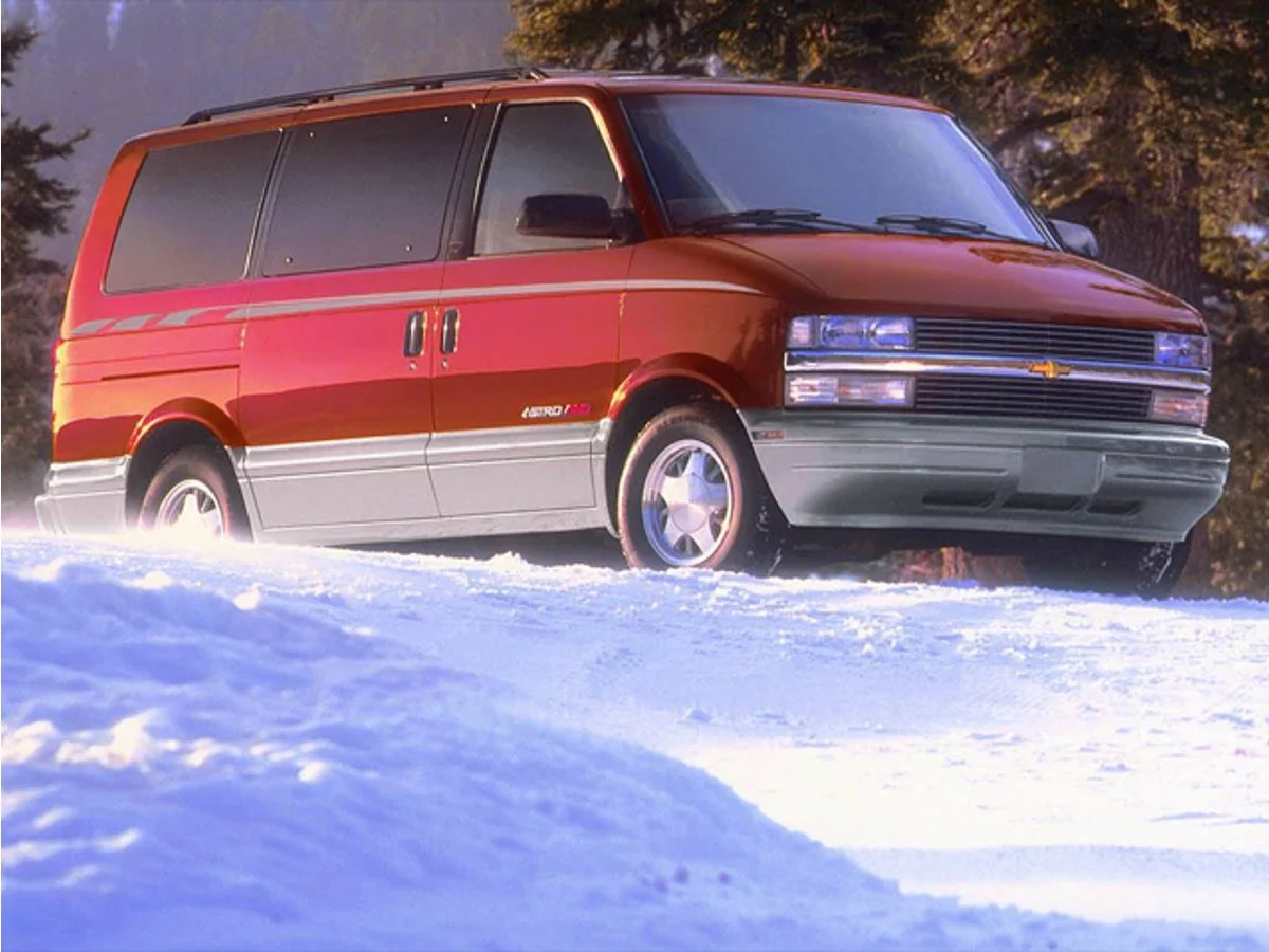 2000 Chevrolet Astro's photo