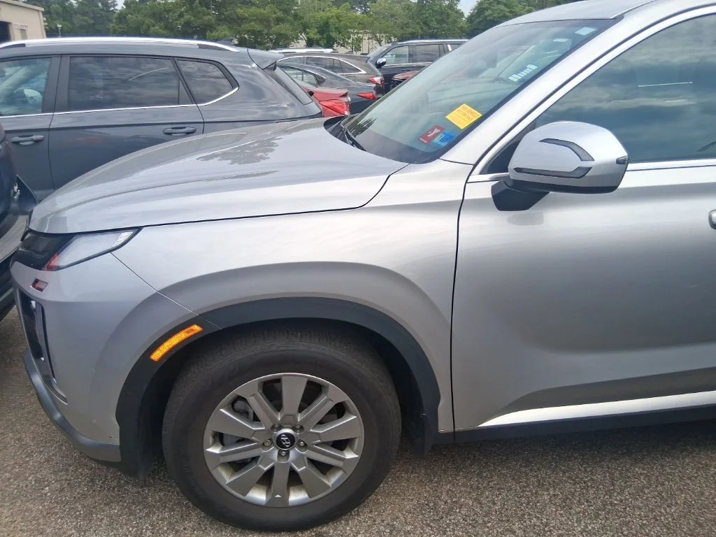 Used 2023 Silver Hyundai SE image 16