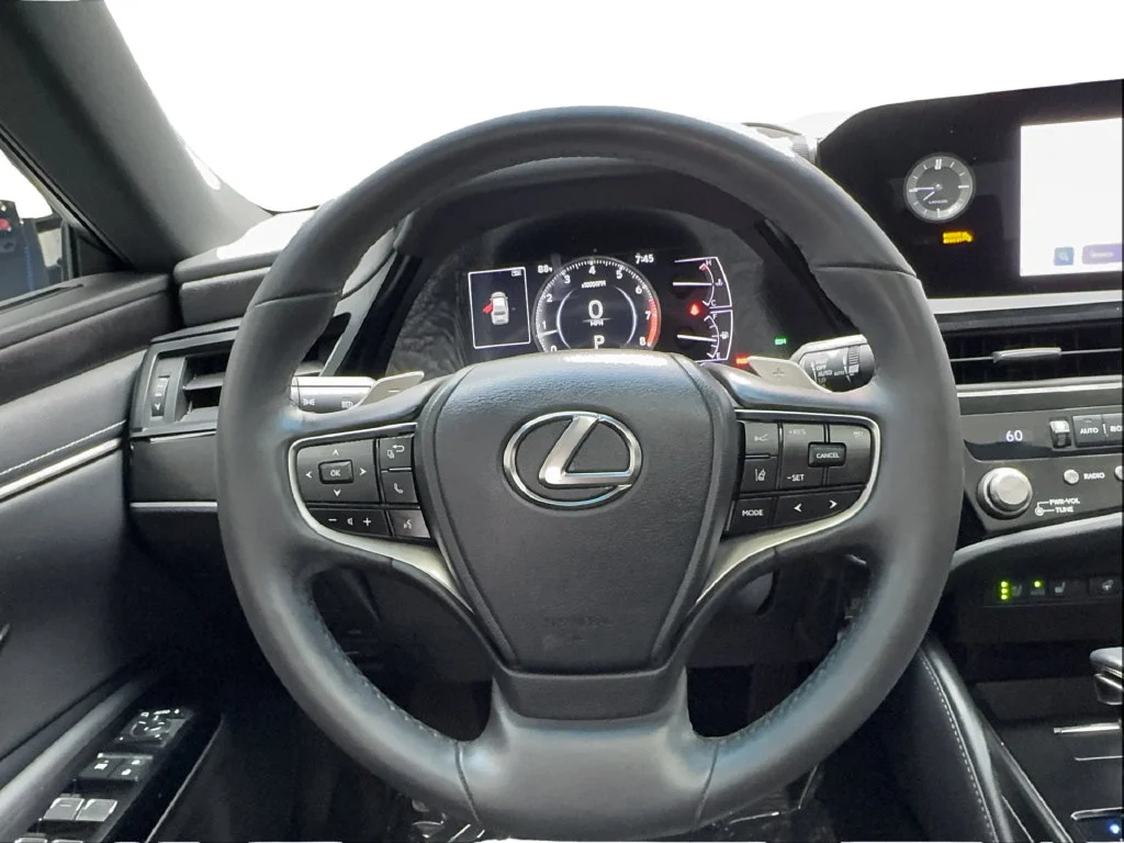 Used 2024 White Lexus 350 image 40