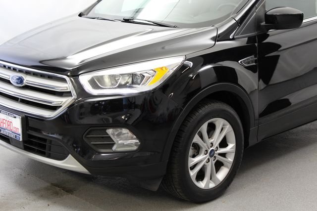 Used 2019 Agate Black Metallic Ford SEL image 3