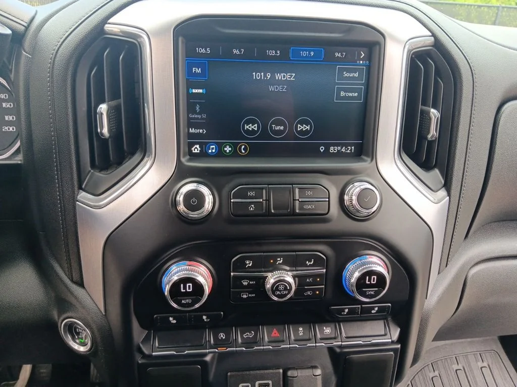 Used 2021 Summit White GMC SLE image 21