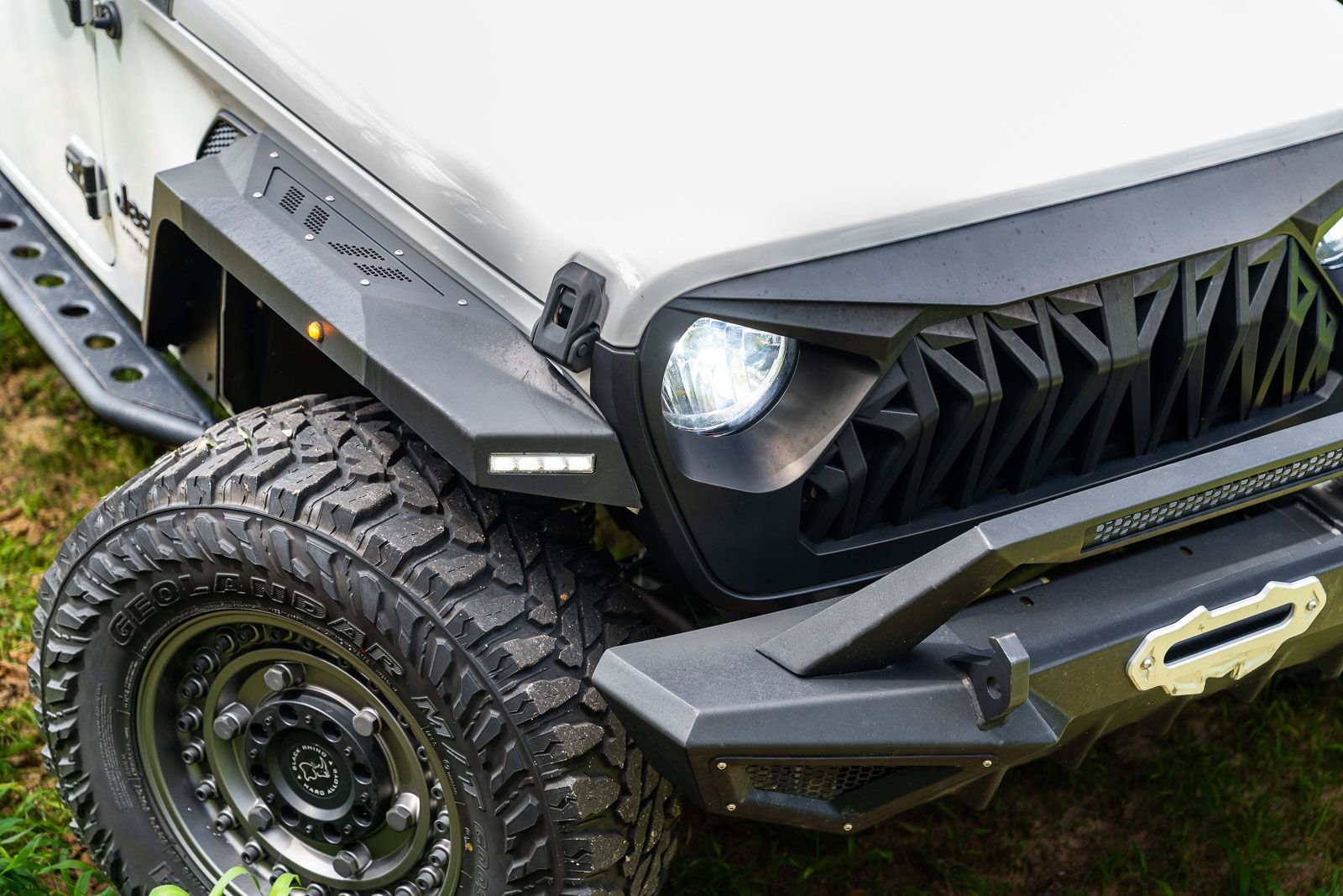 Used 2022 White Jeep Unlimited Sport Altitude image 15