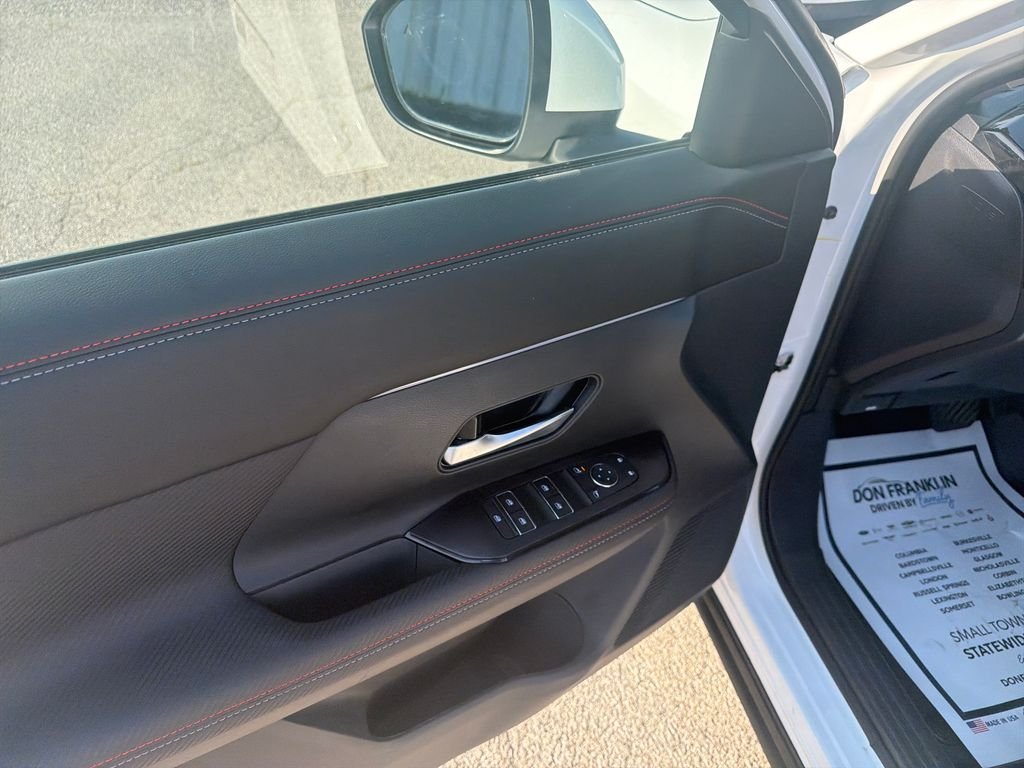 Used 2025 White Nissan SR image 11