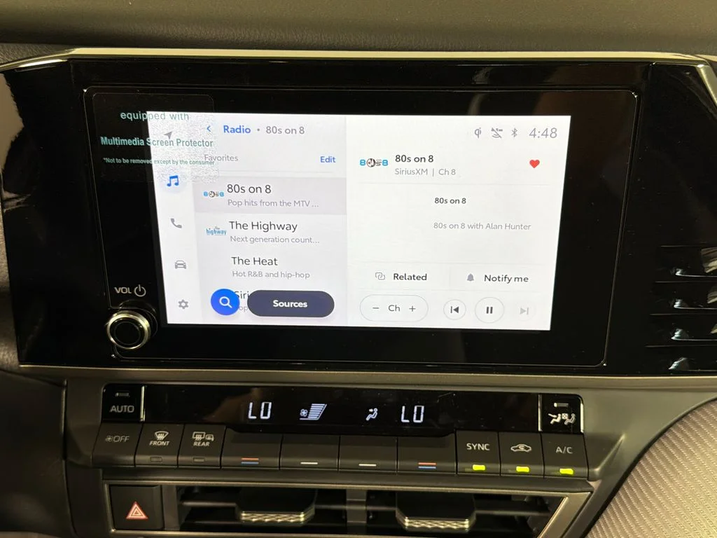 2025 Toyota Camry SE - Photo 28