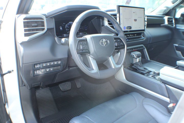 Certified Used 2025 Wind Chill Pearl Toyota Platinum image 9