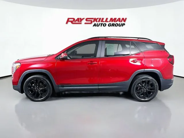 Used 2022 Red GMC SLE image 4