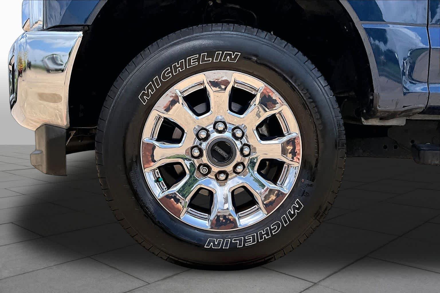 Used 2019 Blue Jeans Metallic Ford LARIAT image 11
