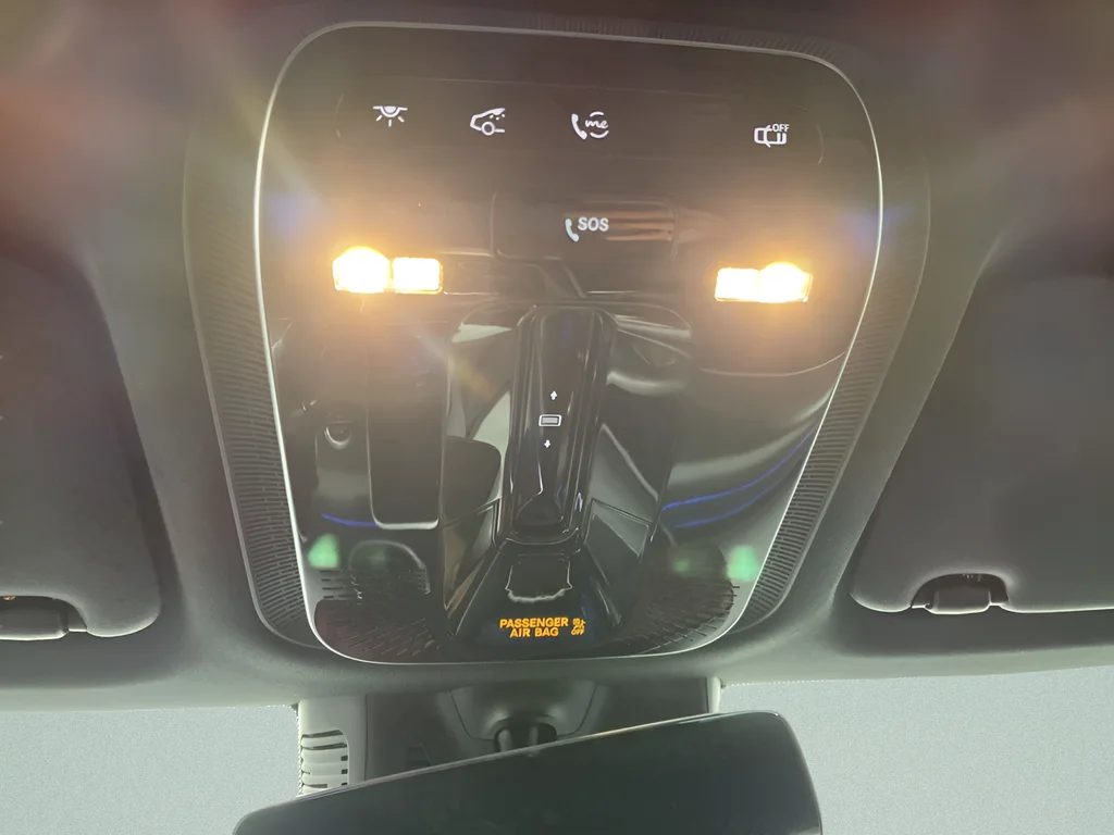 2024 Mercedes-Benz GLC GLC 300 - Photo 8