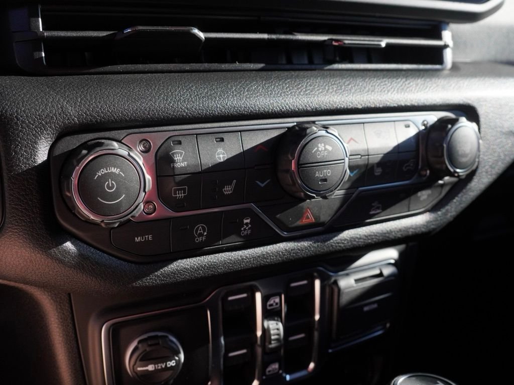 New 2026 Anvil Clear-Coat Exterior Paint Jeep Sport S image 12