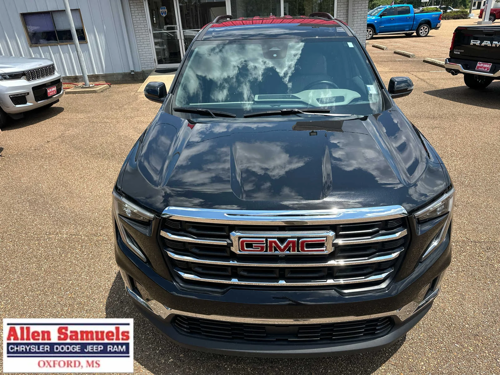 Used 2026 Ebony Twilight Metallic GMC FWD Elevation image 10