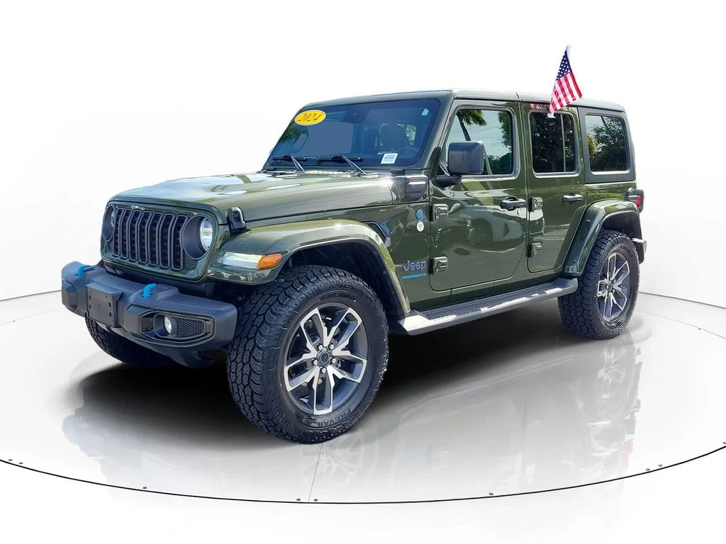 Used 2024 Green Jeep Sport S 4xe image 4