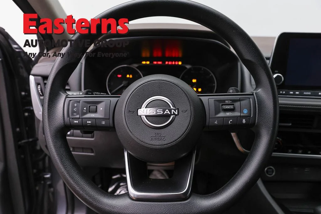 Used 2023 Gray Nissan SV image 10