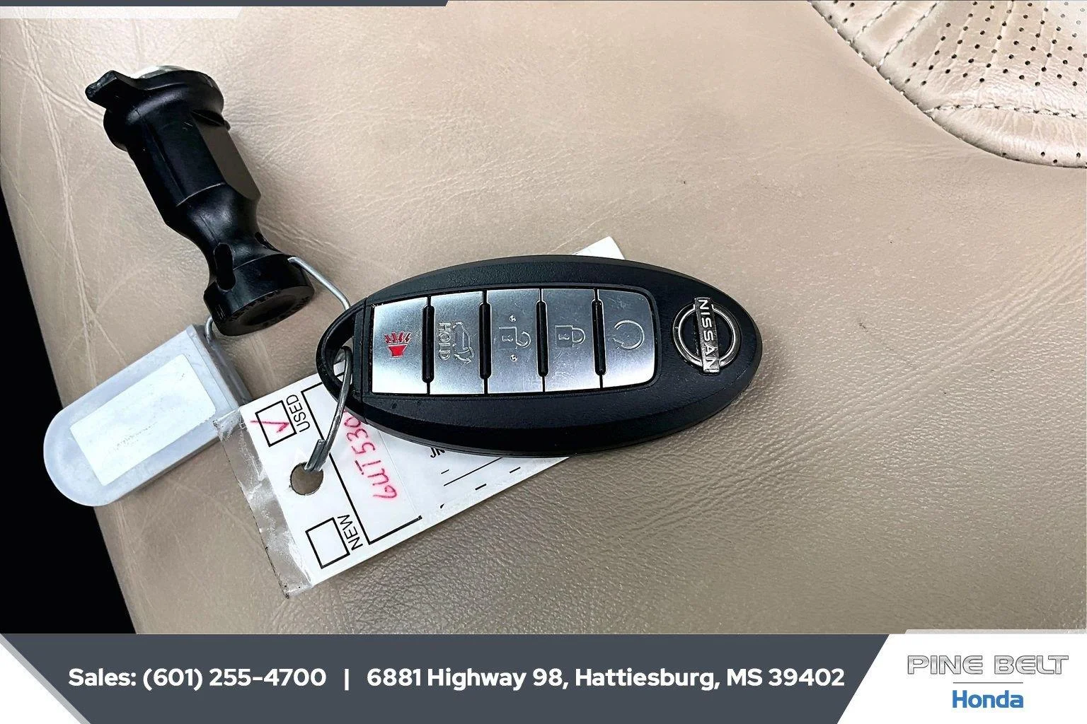 Used 2023 Aspen White Tricoat Nissan Platinum image 9