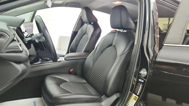 Used 2022 Black Toyota SE image 17