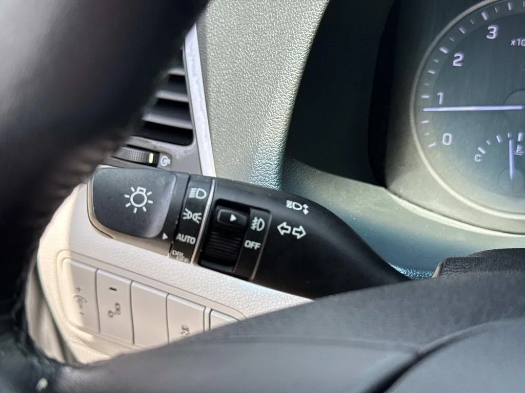 Used 2017  Hyundai Sport image 40