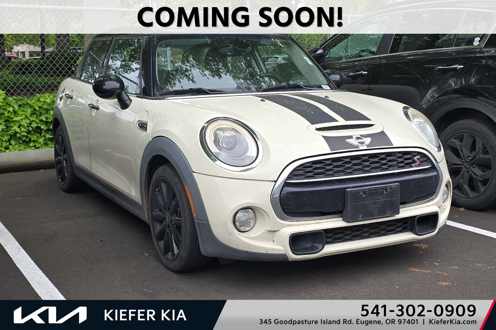 2016 MINI Cooper S 4 Door's photo
