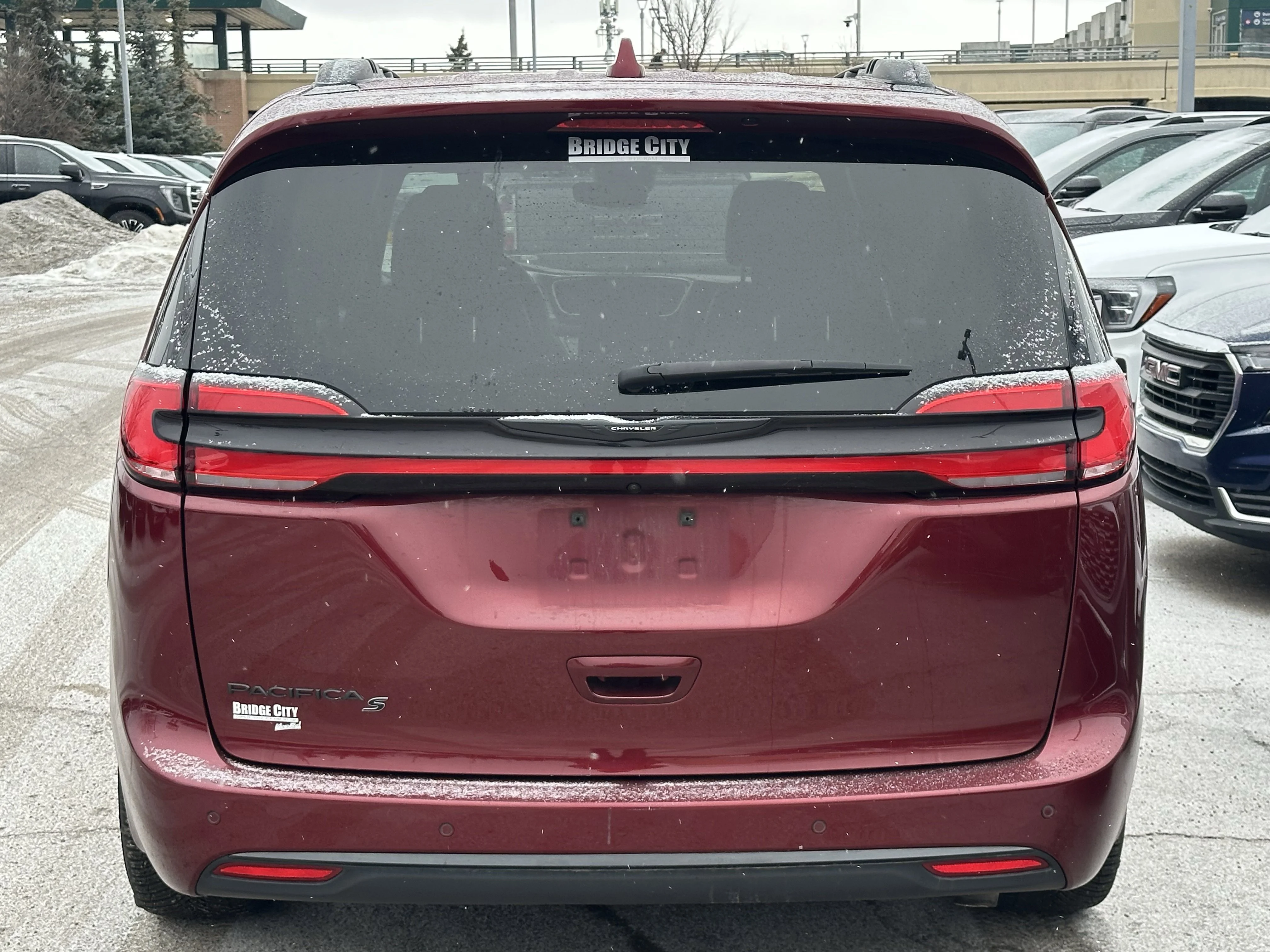 Certified Used 2022 Velvet Red Pearl Chrysler Touring L image 5