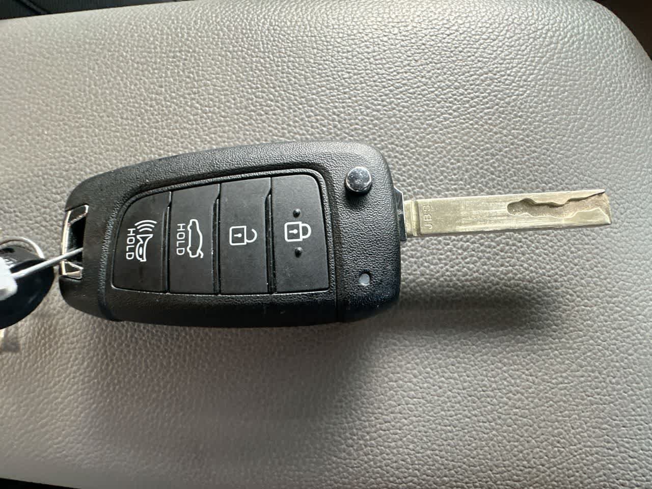 2025 Hyundai Elantra SE - Photo 28
