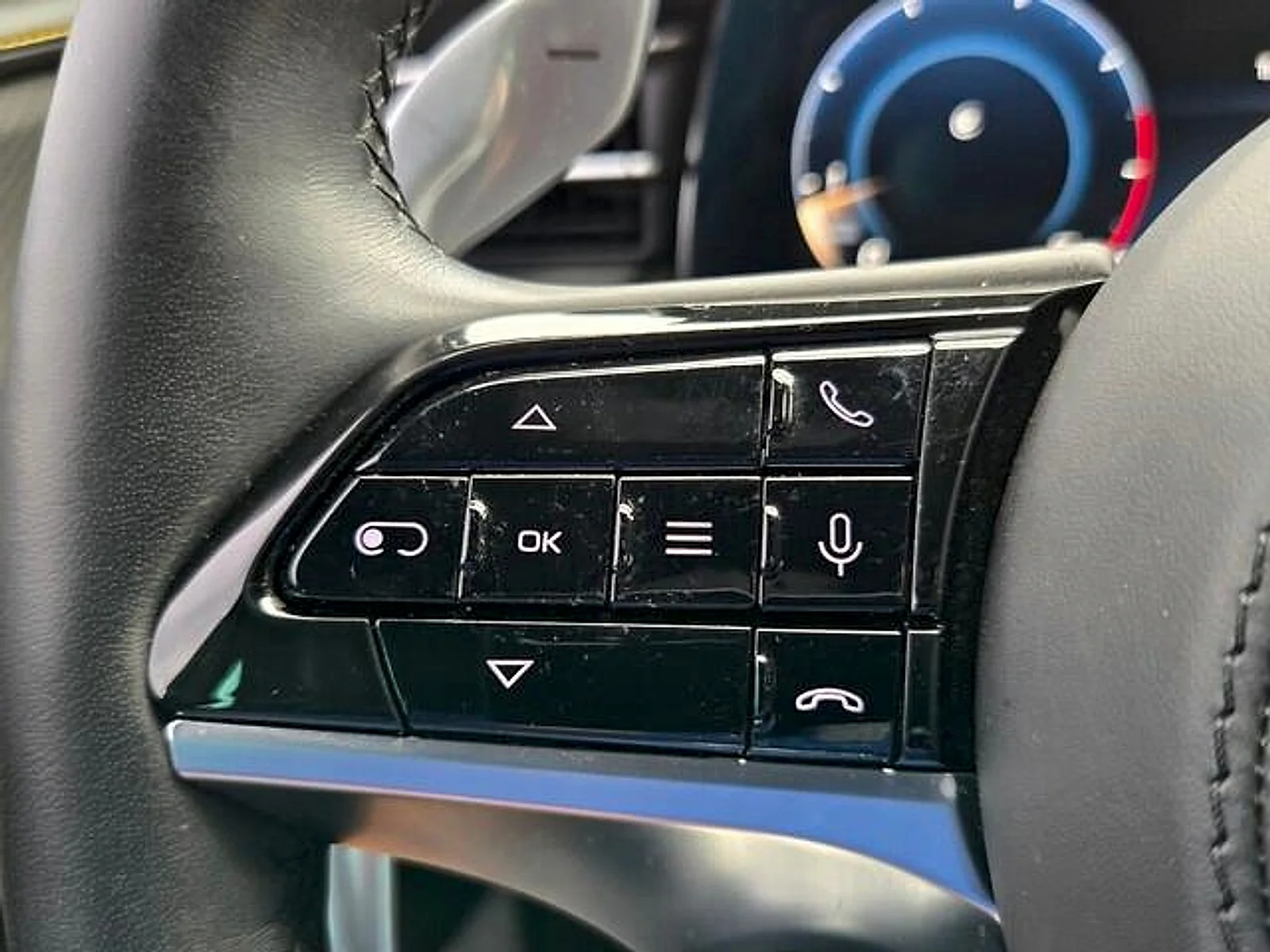 Used 2023  Maserati Modena image 22