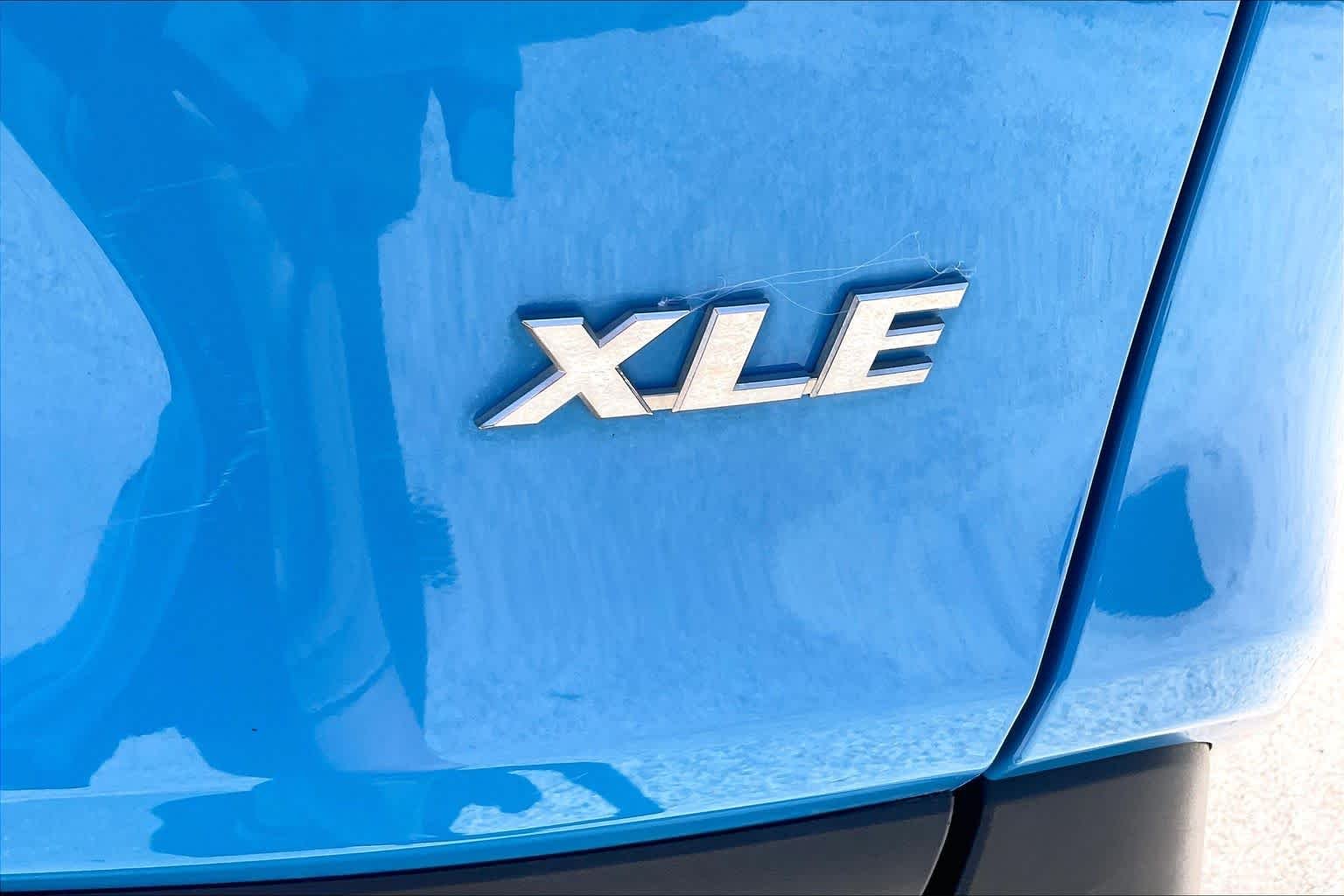 Used 2020 Blue Flame Toyota XLE image 10