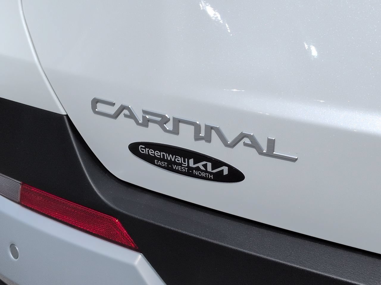 New 2027 Snow White Pearl Kia LX image 13