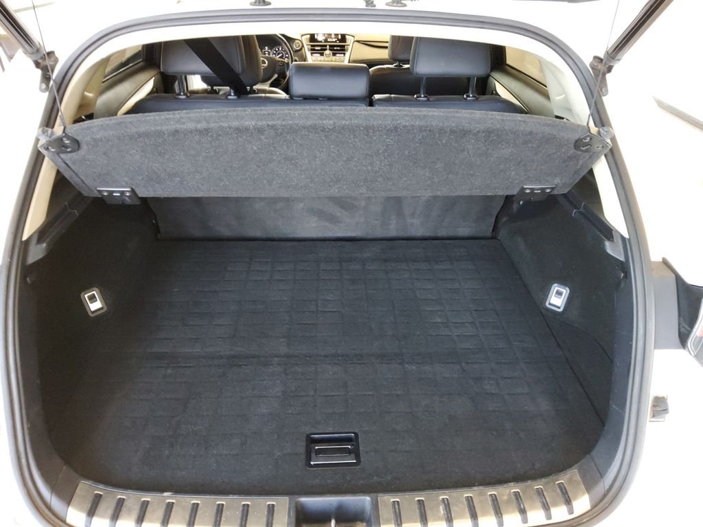 Used 2017 White Lexus 200t image 28